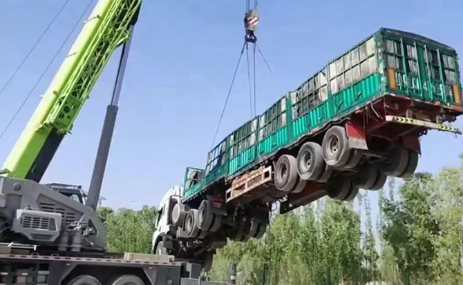 云县道路脱困救援案例